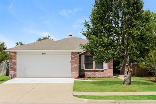 805 Encino Drive, Arlington, TX 76001
