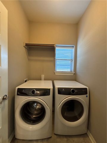 4400 SW Eggersway Place, Bentonville, AR 72712