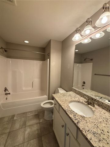 4400 SW Eggersway Place, Bentonville, AR 72712