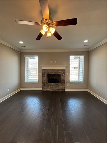 4400 SW Eggersway Place, Bentonville, AR 72712