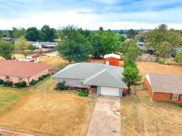 20040 Timberidge Road, Harrah, OK 73045