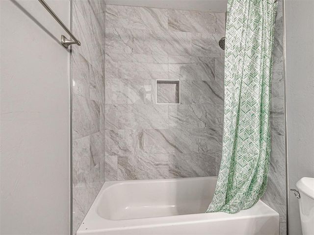 20040 Timberidge Road, Harrah, OK 73045