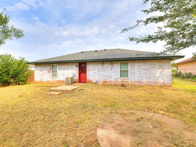 20040 Timberidge Road, Harrah, OK 73045