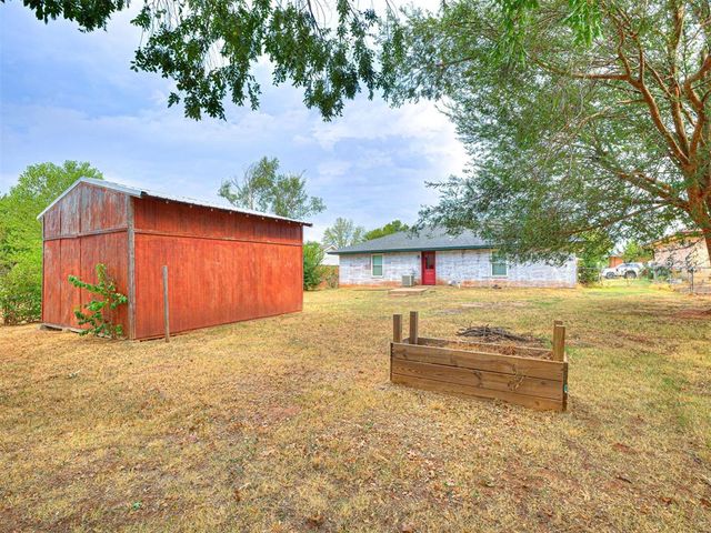 20040 Timberidge Road, Harrah, OK 73045