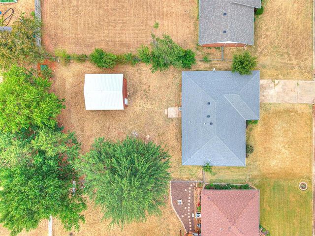 20040 Timberidge Road, Harrah, OK 73045