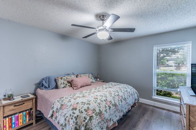 1901 Cloisters Drive 914, Arlington, TX 76011