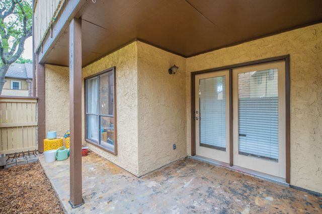 1901 Cloisters Drive 914, Arlington, TX 76011