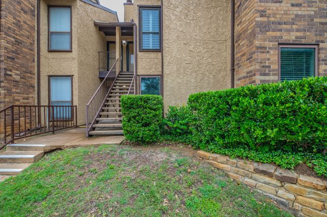 1901 Cloisters Drive 914, Arlington, TX 76011