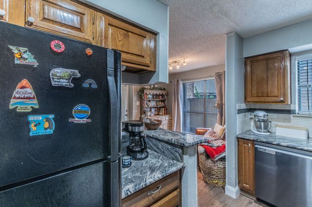 1901 Cloisters Drive 914, Arlington, TX 76011