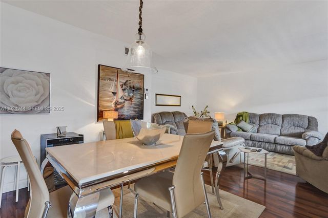 580 Egret Dr 220, Hallandale Beach, FL 33009