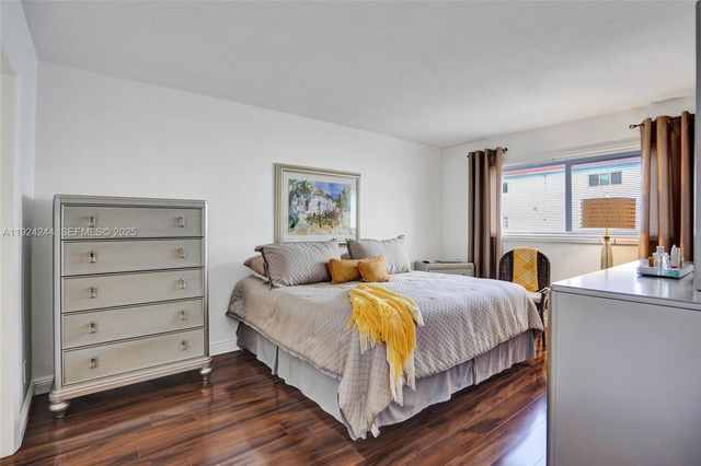 580 Egret Dr 220, Hallandale Beach, FL 33009