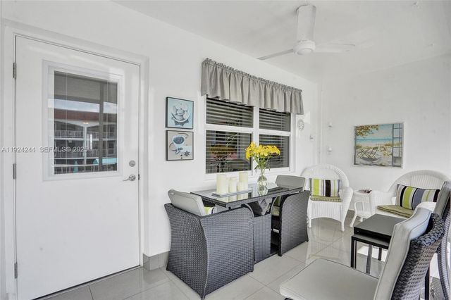 580 Egret Dr 220, Hallandale Beach, FL 33009