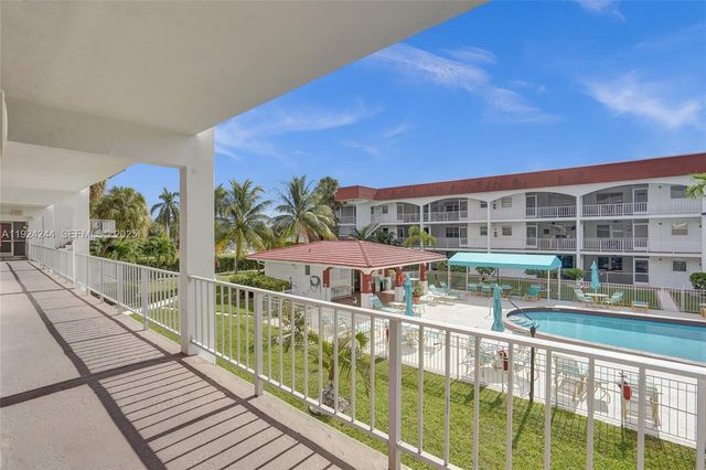 580 Egret Dr 220, Hallandale Beach, FL 33009