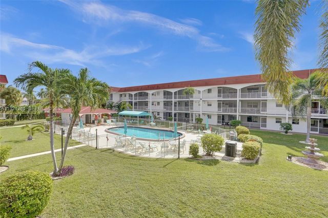 580 Egret Dr 220, Hallandale Beach, FL 33009