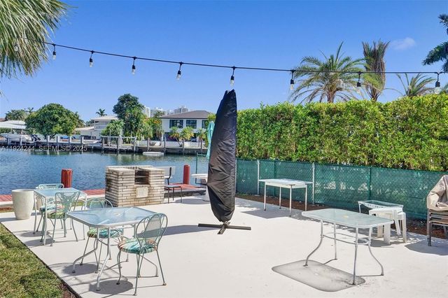 580 Egret Dr 220, Hallandale Beach, FL 33009