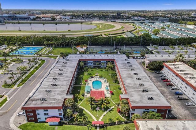 580 Egret Dr 220, Hallandale Beach, FL 33009