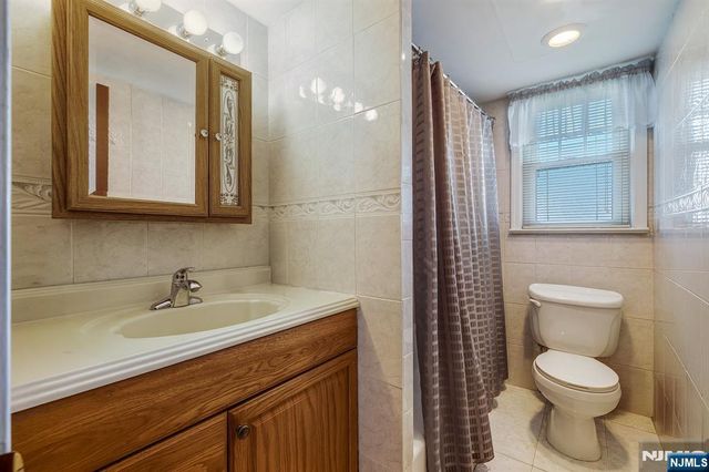 281 Fencsak Avenue, Elmwood Park, NJ 07407