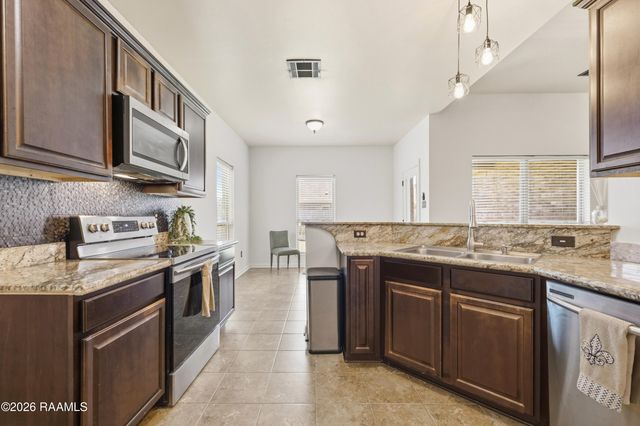506 Flanders Ridge Drive, Youngsville, LA 70592
