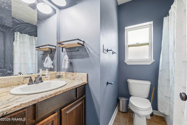 506 Flanders Ridge Drive, Youngsville, LA 70592