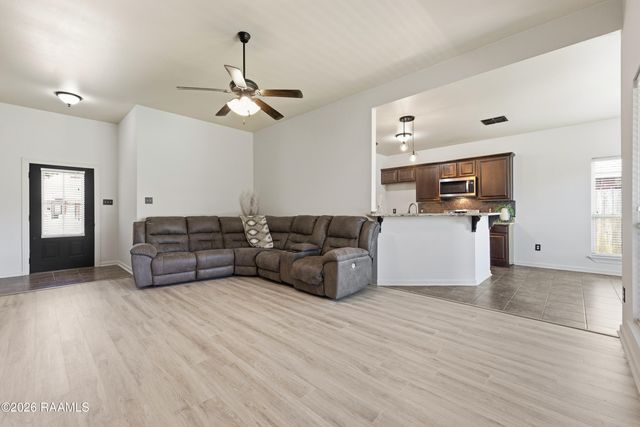 506 Flanders Ridge Drive, Youngsville, LA 70592