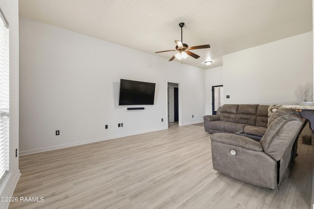 506 Flanders Ridge Drive, Youngsville, LA 70592