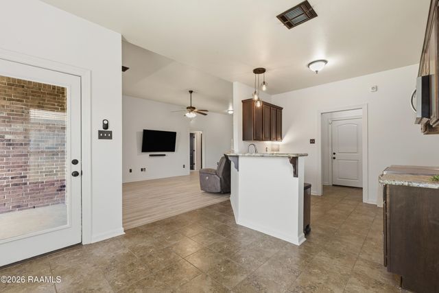 506 Flanders Ridge Drive, Youngsville, LA 70592
