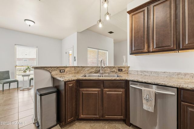 506 Flanders Ridge Drive, Youngsville, LA 70592