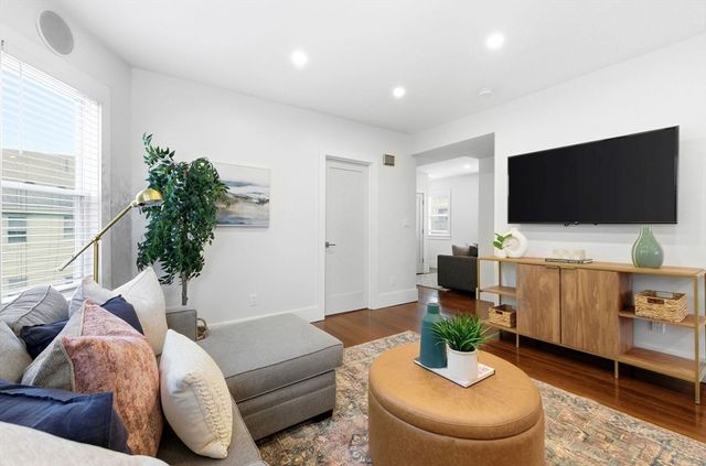 351 Centre St 2, Boston, MA 02122