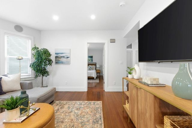 351 Centre St 2, Boston, MA 02122