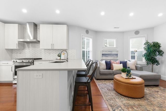 351 Centre St 2, Boston, MA 02122