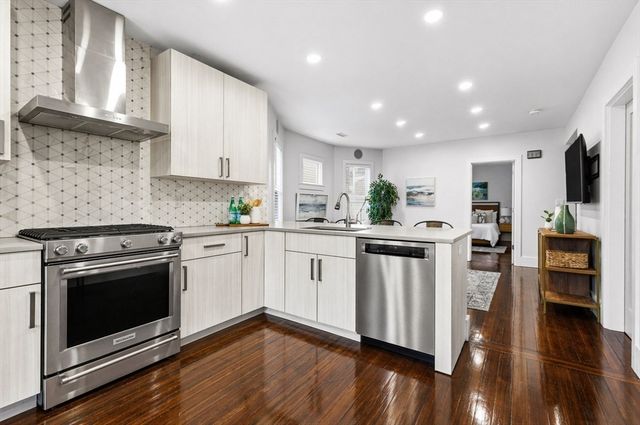 351 Centre St 2, Boston, MA 02122