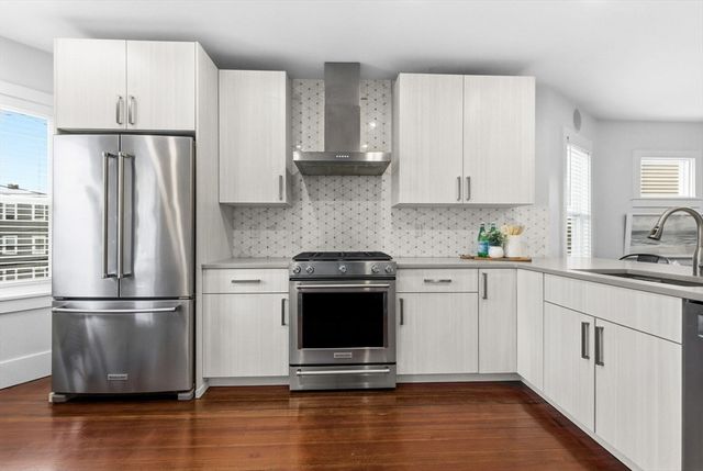 351 Centre St 2, Boston, MA 02122