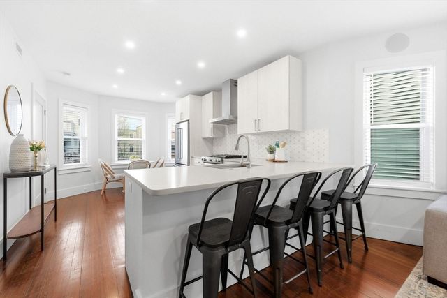 351 Centre St 2, Boston, MA 02122