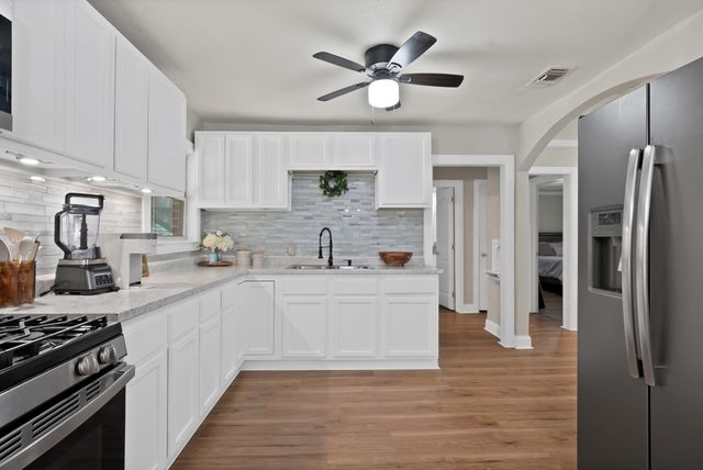 1102 Ash Street, Irving, TX 75060