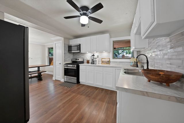 1102 Ash Street, Irving, TX 75060