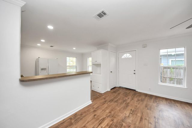 6526 Carver Road A, Houston, TX 77091