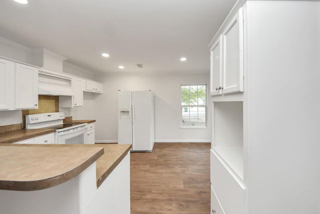 6526 Carver Road A, Houston, TX 77091