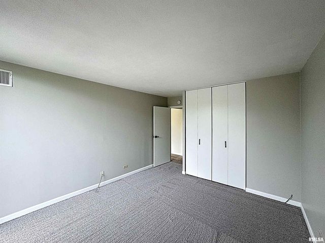 1800 7TH Street, East Moline, IL 61244