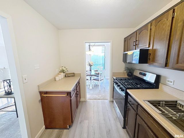 1800 7TH Street, East Moline, IL 61244