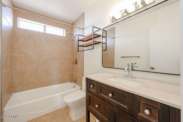 3326 W TANGERINE Lane W, Phoenix, AZ 85051