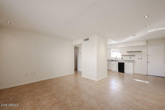 3326 W TANGERINE Lane W, Phoenix, AZ 85051