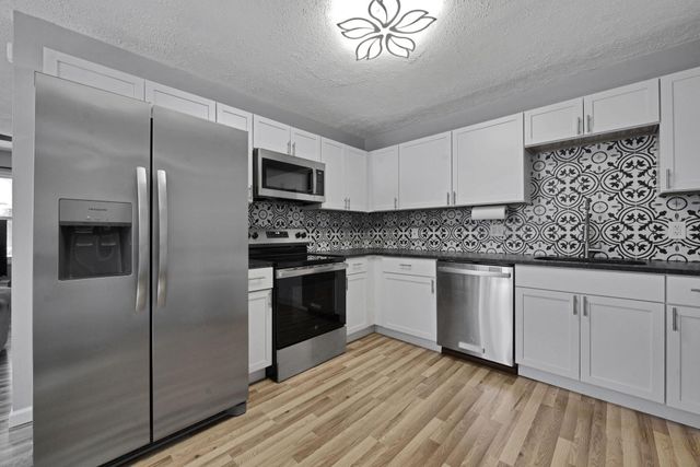 1976 Westfield Drive S, Columbus, OH 43223