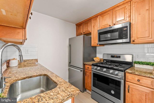 3735 SYLVAN DR, Baltimore, MD 21207