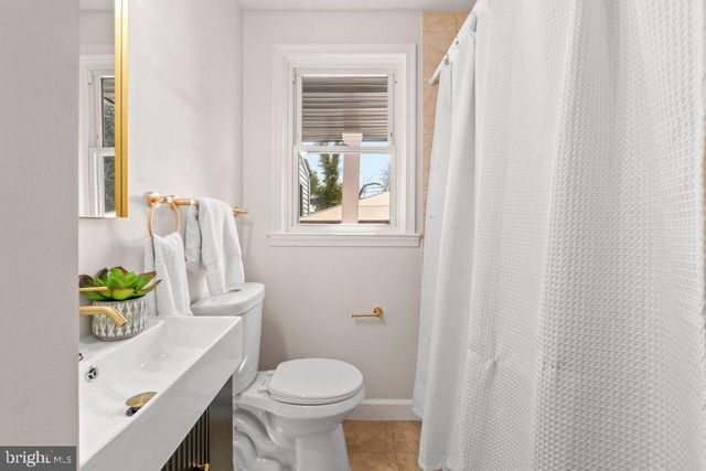 3735 SYLVAN DR, Baltimore, MD 21207