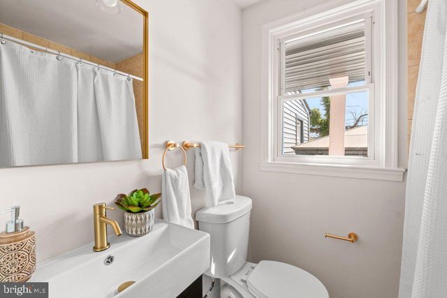 3735 SYLVAN DR, Baltimore, MD 21207