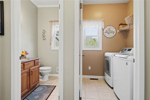 5 Knollwood Drive, Ogden, NY 14428