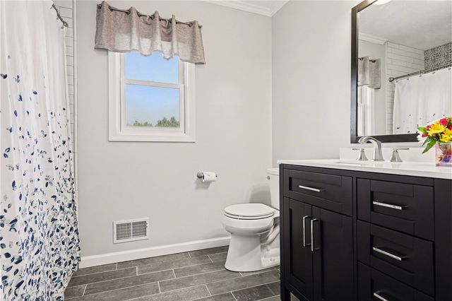 5 Knollwood Drive, Ogden, NY 14428