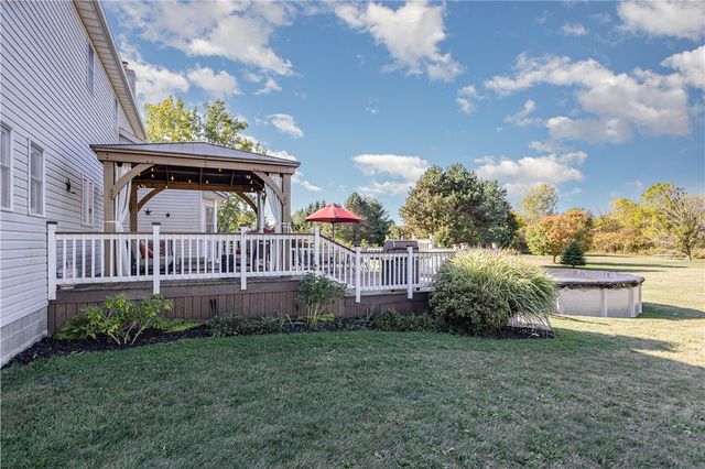 5 Knollwood Drive, Ogden, NY 14428