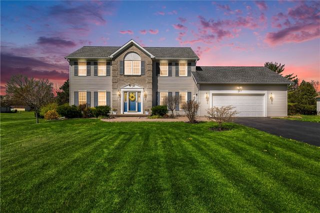 5 Knollwood Drive, Ogden, NY 14428