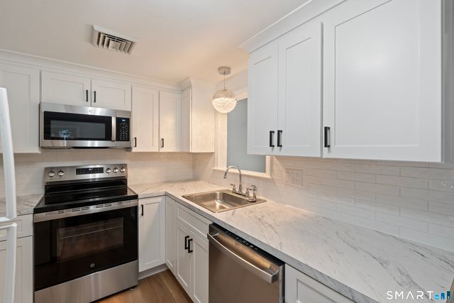 78 May Street, New Britain, CT 06052